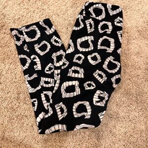 Halloween Vampire teeth leggings